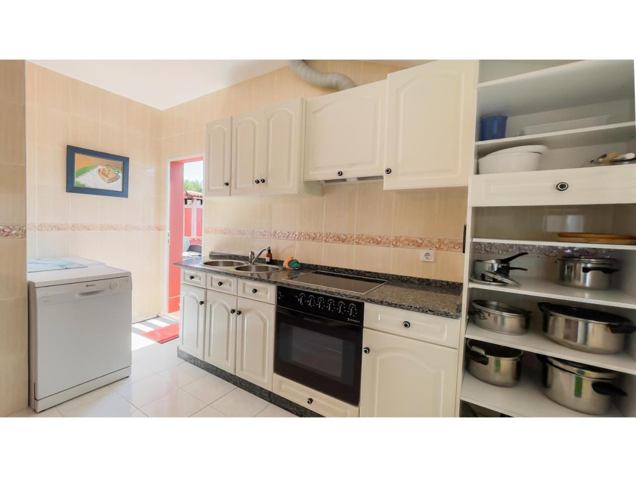 Perbes Apartment Миньо Екстериор снимка